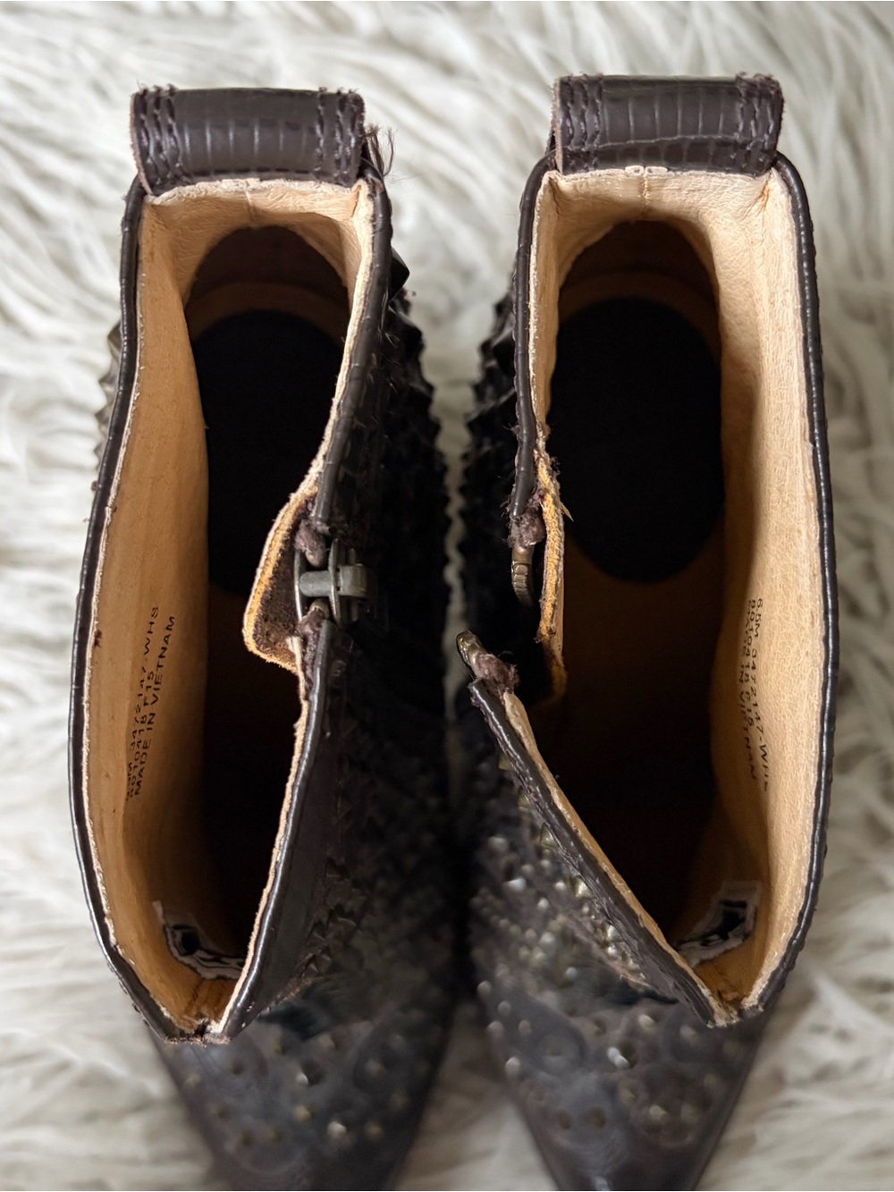 Frye Remy Deco Studded Leather Western Brown Heeled Ankle Booties Boots EUC 6.5 - Picture 7 of 11